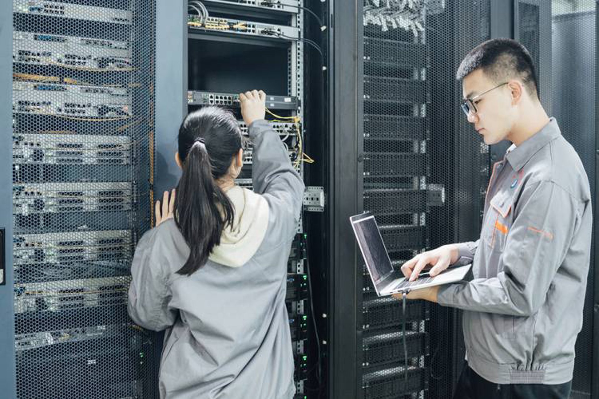 海口网站建设全流程指南：企业官网定制、小程序开发与商城网站建设要点解析